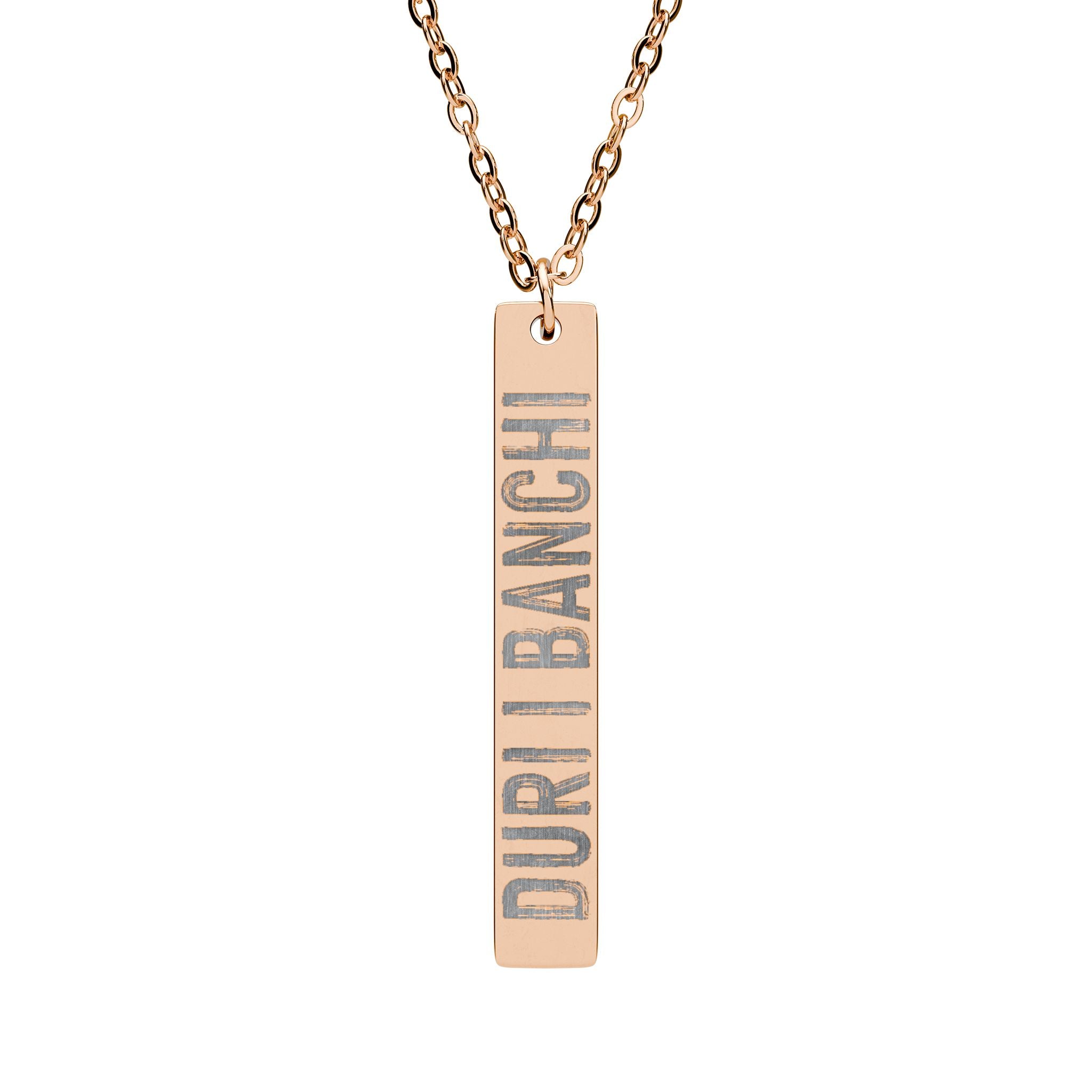 Vertical Necklace Venetian Aphorism | A slim, engraved vertical bar necklace with a typical Venetian aphorism