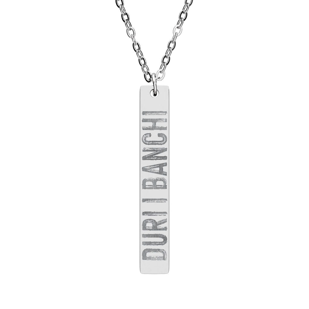 Vertical Necklace Venetian Aphorism | A slim, engraved vertical bar necklace with a typical Venetian aphorism